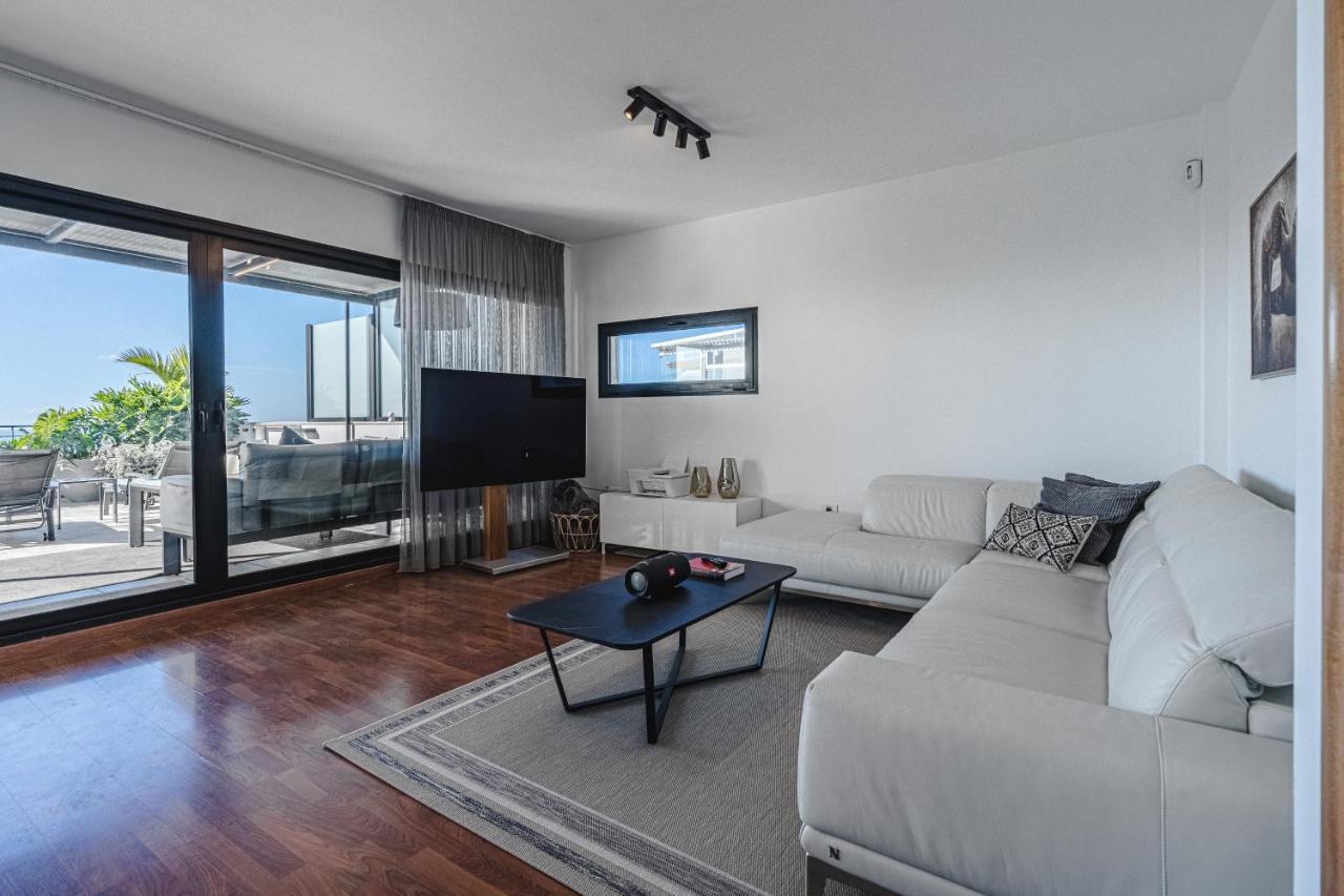 Laurel Villa With Heated Pool Адехе Екстериор снимка